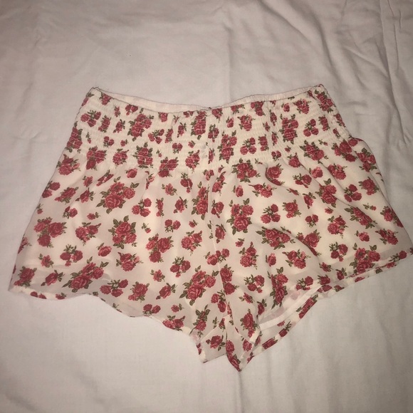 Floral Flowy Shorts - Picture 1 of 3